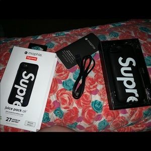 Supreme Mophie iPhone 7 & 8
